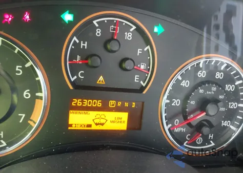 2010 Nissan Armada Platinum z USA, uszkodzony, nr VIN 5N1BA0NF1AN601503